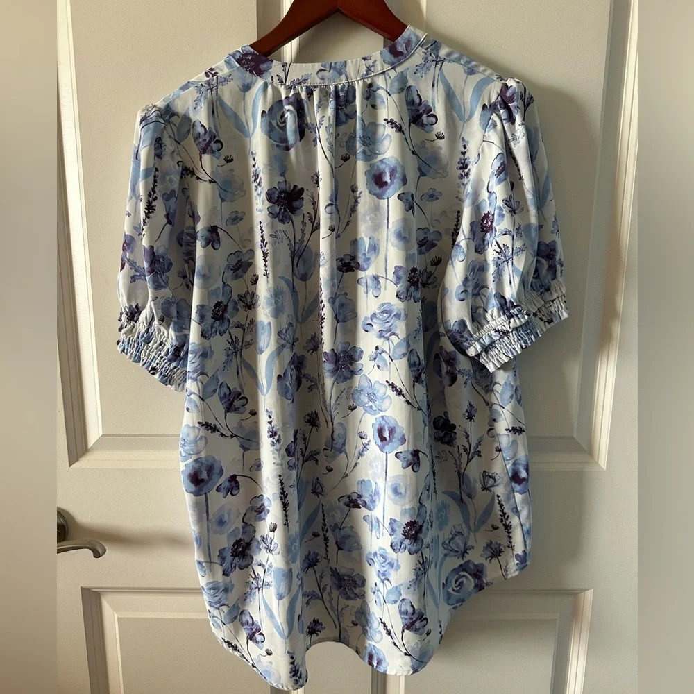 Cato Blue Floral Blouse Puff Sleeve V Neck Lightweight Top XL - Picture 2 of 6
